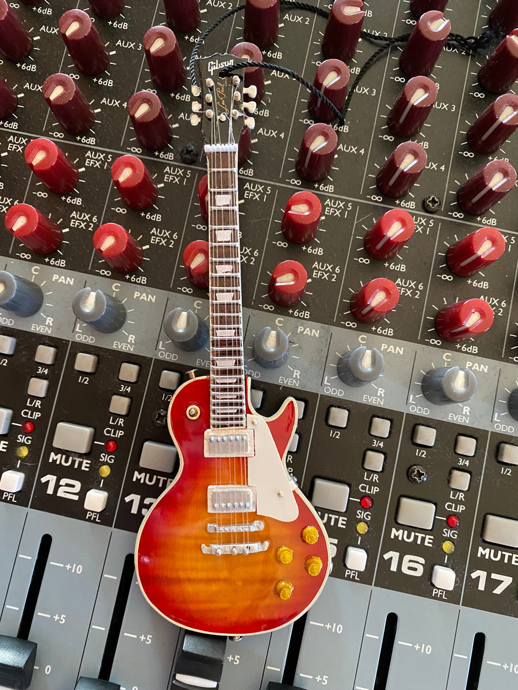 6" Gibson 1959 Les Paul Standard Cherry Sunburst Guitar Holiday Ornament